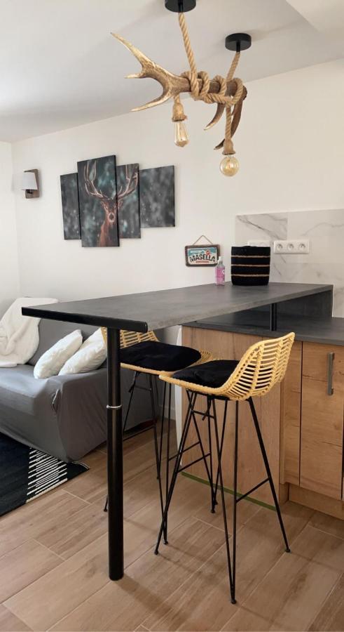 Appartement Avec Chambre Ouverte Bourg-Madame Exterior foto
